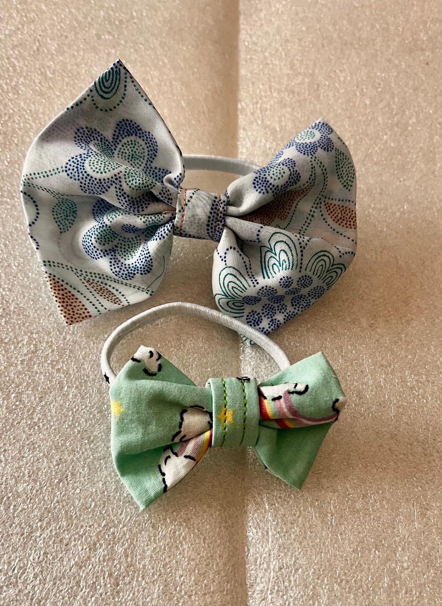 Handmade bow hair ties , Hair accessories , set of 4 image 0